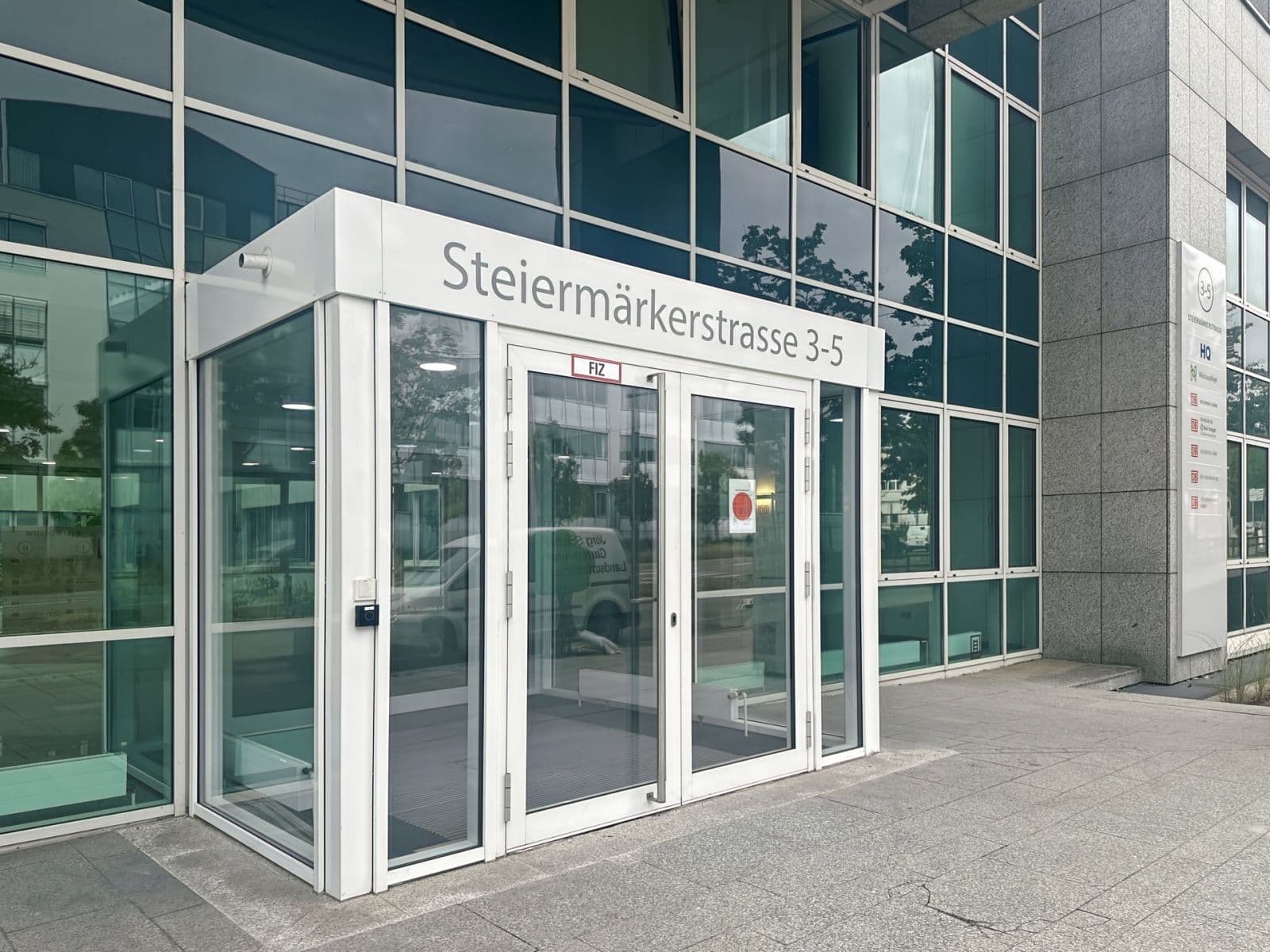 office to rent, 1,048 m², Steiermaerker Straße 3-5, Stuttgart, Baden-Württemberg office to rent, 1,048 m², Steiermaerker Straße 3-5, Stuttgart, Baden-Württemberg