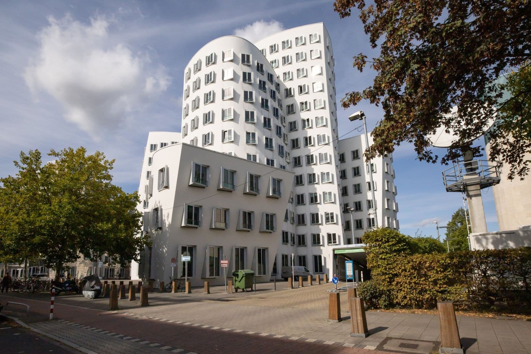 office to rent, 1,098 m², Neuer Zollhof 3, Düsseldorf, North Rhine-Westphalia office to rent, 1,098 m², Neuer Zollhof 3, Düsseldorf, North Rhine-Westphalia