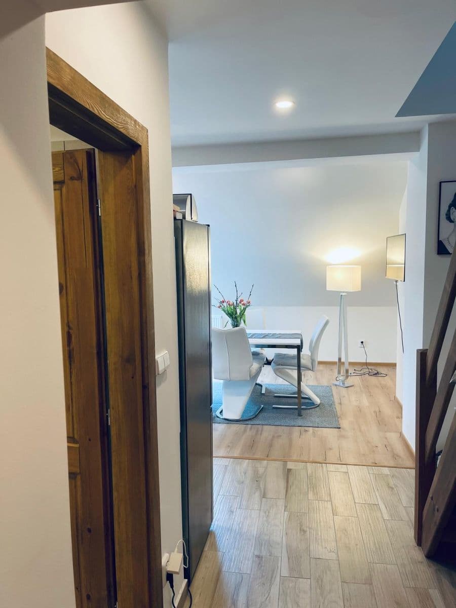 1 bedroom with open-plan kitchen flat to rent, 60 m², Ouvalova, Slaný, Středočeský Region 1 bedroom with open-plan kitchen flat to rent, 60 m², Ouvalova, Slaný, Středočeský Region
