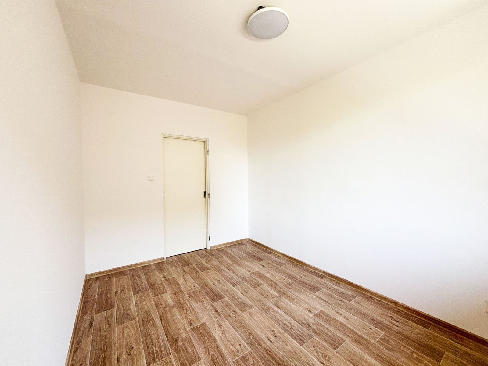 1 bedroom with open-plan kitchen flat to rent, 40 m², Tisovecká, Kolín, Středočeský Region 1 bedroom with open-plan kitchen flat to rent, 40 m², Tisovecká, Kolín, Středočeský Region