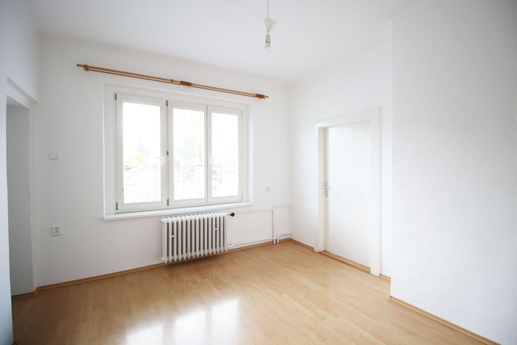3 bedroom with open-plan kitchen flat to rent, 90 m², Barrandova, Kladno, Středočeský Region 3 bedroom with open-plan kitchen flat to rent, 90 m², Barrandova, Kladno, Středočeský Region