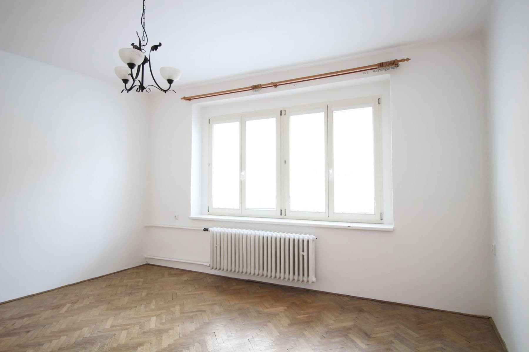 3 bedroom with open-plan kitchen flat to rent, 90 m², Barrandova, Kladno, Středočeský Region 3 bedroom with open-plan kitchen flat to rent, 90 m², Barrandova, Kladno, Středočeský Region