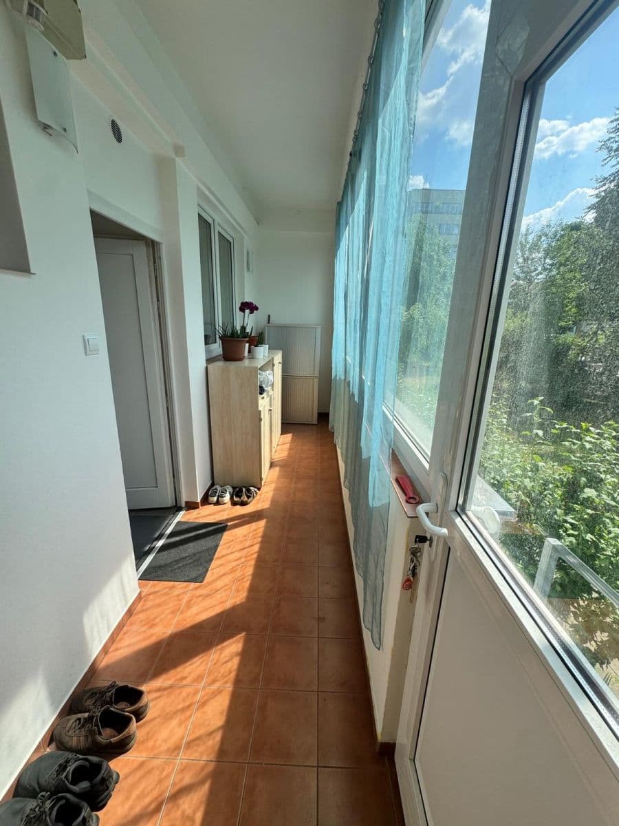 1 bedroom with open-plan kitchen flat to rent, 56 m², Osadní, Prague, Prague 1 bedroom with open-plan kitchen flat to rent, 56 m², Osadní, Prague, Prague