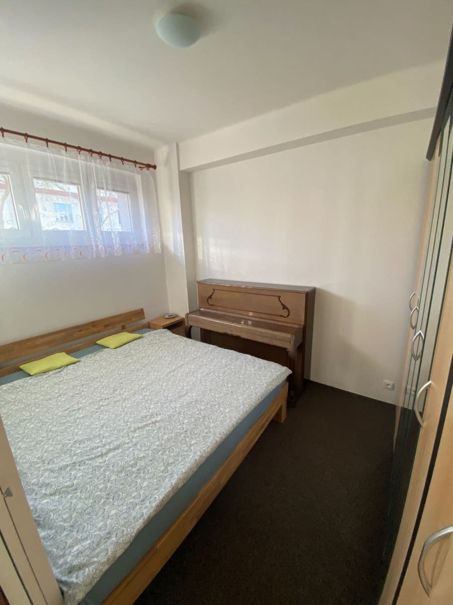 1 bedroom with open-plan kitchen flat to rent, 56 m², Osadní, Prague, Prague 1 bedroom with open-plan kitchen flat to rent, 56 m², Osadní, Prague, Prague