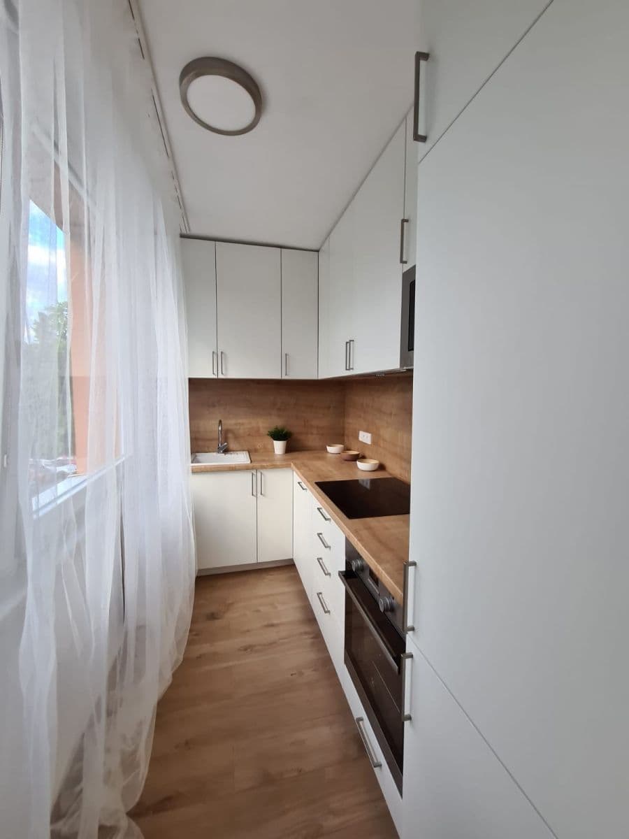 2 bedroom with open-plan kitchen flat to rent, 62 m², U Stadionu, Chrudim, Pardubický Region 2 bedroom with open-plan kitchen flat to rent, 62 m², U Stadionu, Chrudim, Pardubický Region