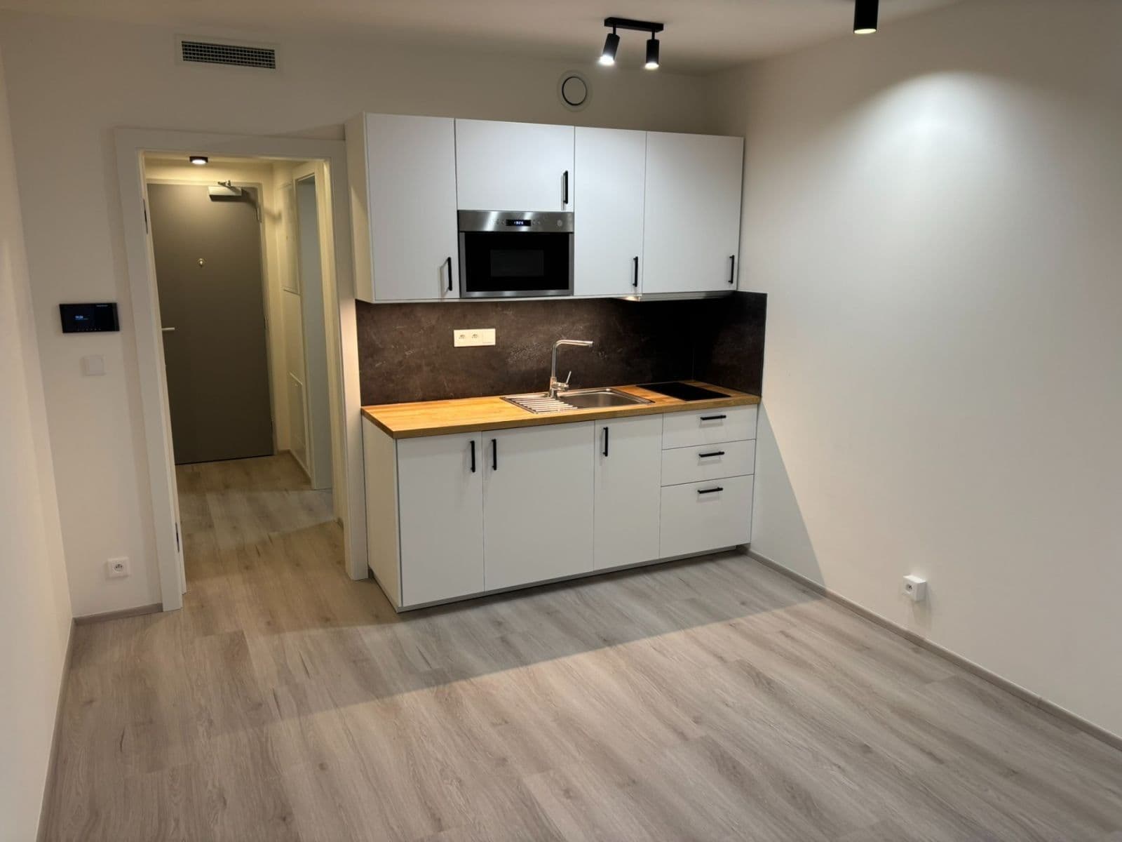 Studio flat to rent, 31 m², Bystrcká, Brno, Jihomoravský Region Studio flat to rent, 31 m², Bystrcká, Brno, Jihomoravský Region