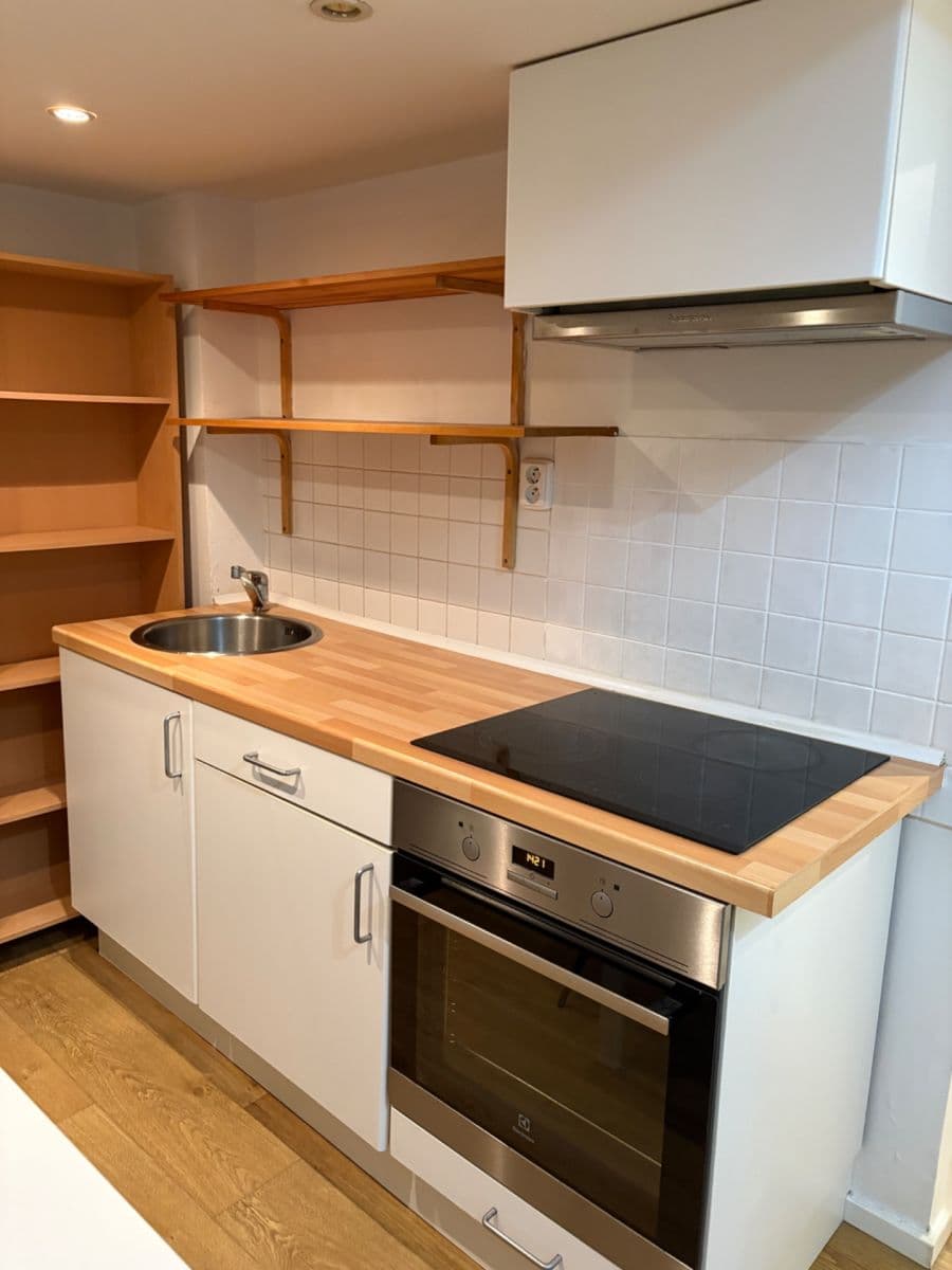 Studio flat to rent, 28 m², Na Celné, Prague, Prague Studio flat to rent, 28 m², Na Celné, Prague, Prague