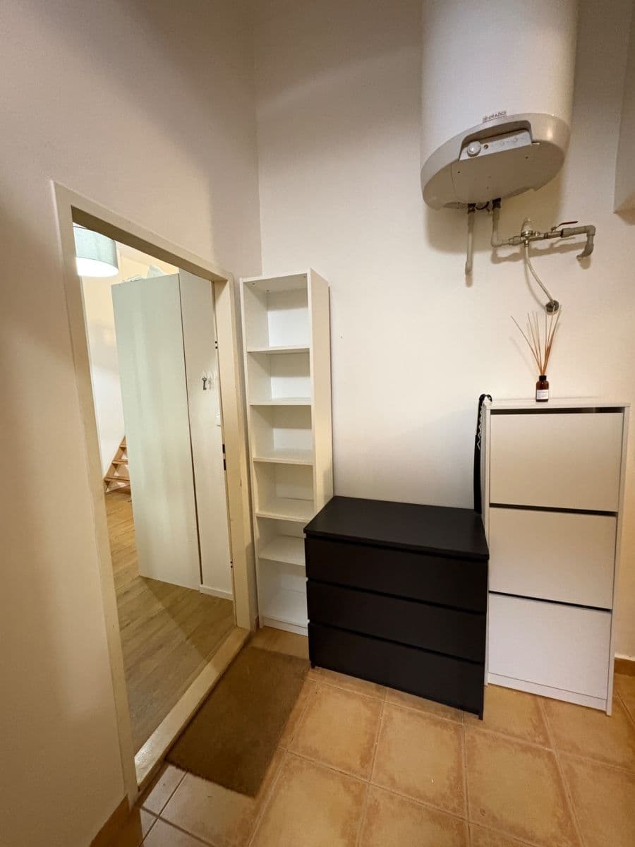 Studio flat to rent, 28 m², Na Celné, Prague, Prague Studio flat to rent, 28 m², Na Celné, Prague, Prague