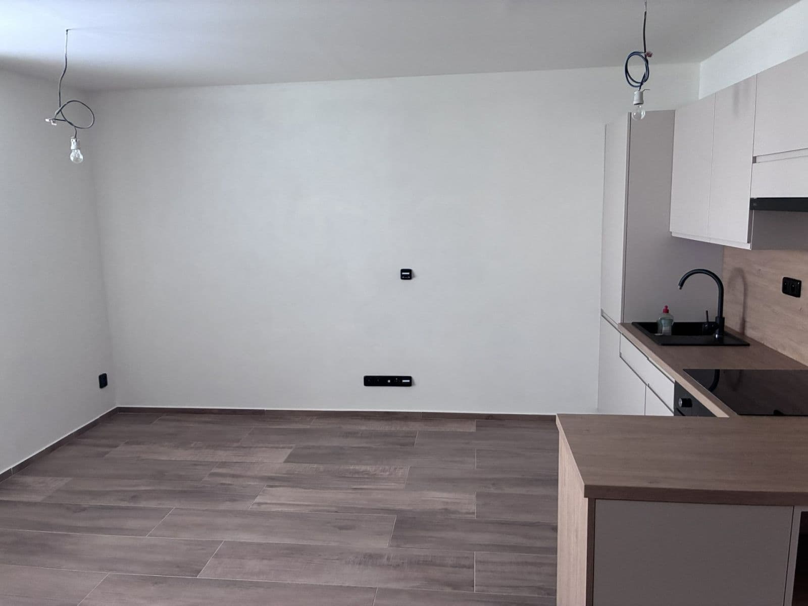 2 bedroom with open-plan kitchen flat to rent, 79 m², Jabloňová, Orlová, Moravskoslezský Region 2 bedroom with open-plan kitchen flat to rent, 79 m², Jabloňová, Orlová, Moravskoslezský Region