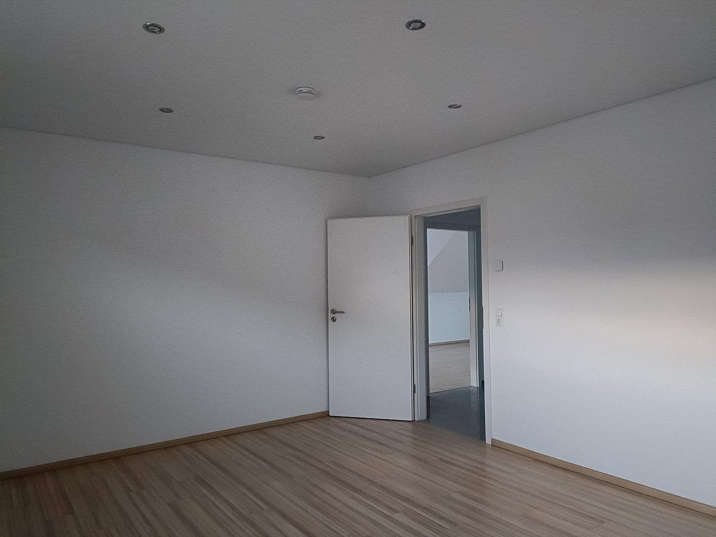 2 bedroom with open-plan kitchen flat to rent, 90 m², Reilingen, Baden-Württemberg 2 bedroom with open-plan kitchen flat to rent, 90 m², Reilingen, Baden-Württemberg