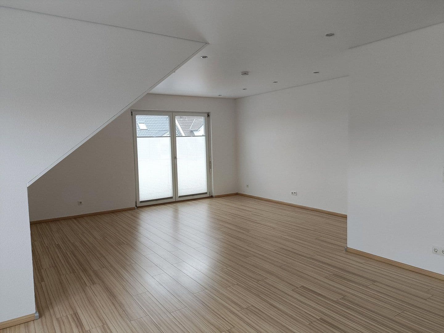 2 bedroom with open-plan kitchen flat to rent, 90 m², Reilingen, Baden-Württemberg 2 bedroom with open-plan kitchen flat to rent, 90 m², Reilingen, Baden-Württemberg