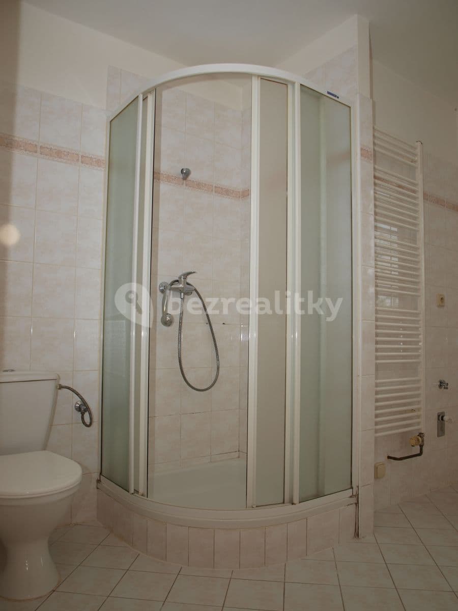 2 bedroom with open-plan kitchen flat to rent, 80 m², Šromova, Brno, Jihomoravský Region 2 bedroom with open-plan kitchen flat to rent, 80 m², Šromova, Brno, Jihomoravský Region