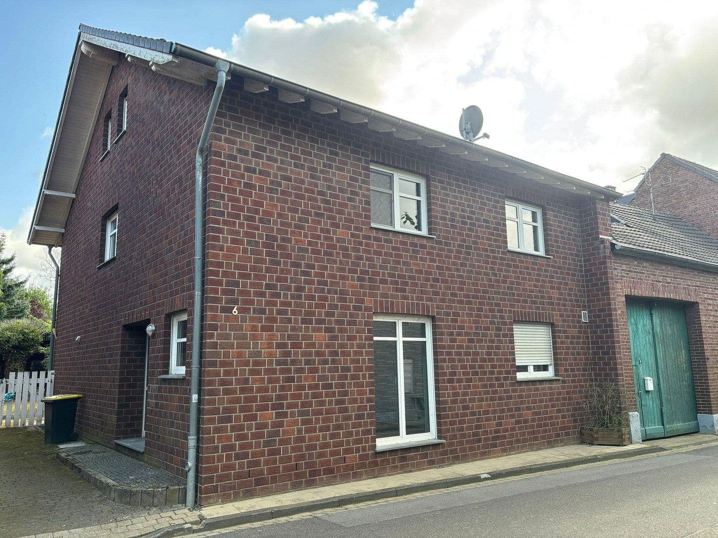 house to rent, 232 m², Beverath 6, Erkelenz, North Rhine-Westphalia house to rent, 232 m², Beverath 6, Erkelenz, North Rhine-Westphalia