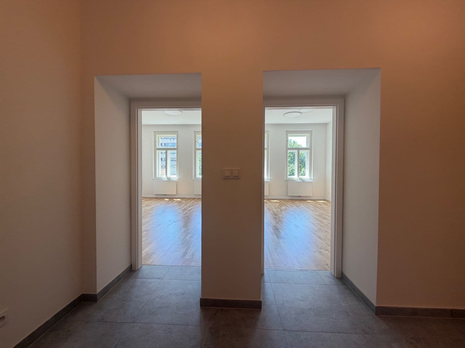 2 bedroom with open-plan kitchen flat to rent, 78 m², Seifertova, Prague, Prague 2 bedroom with open-plan kitchen flat to rent, 78 m², Seifertova, Prague, Prague