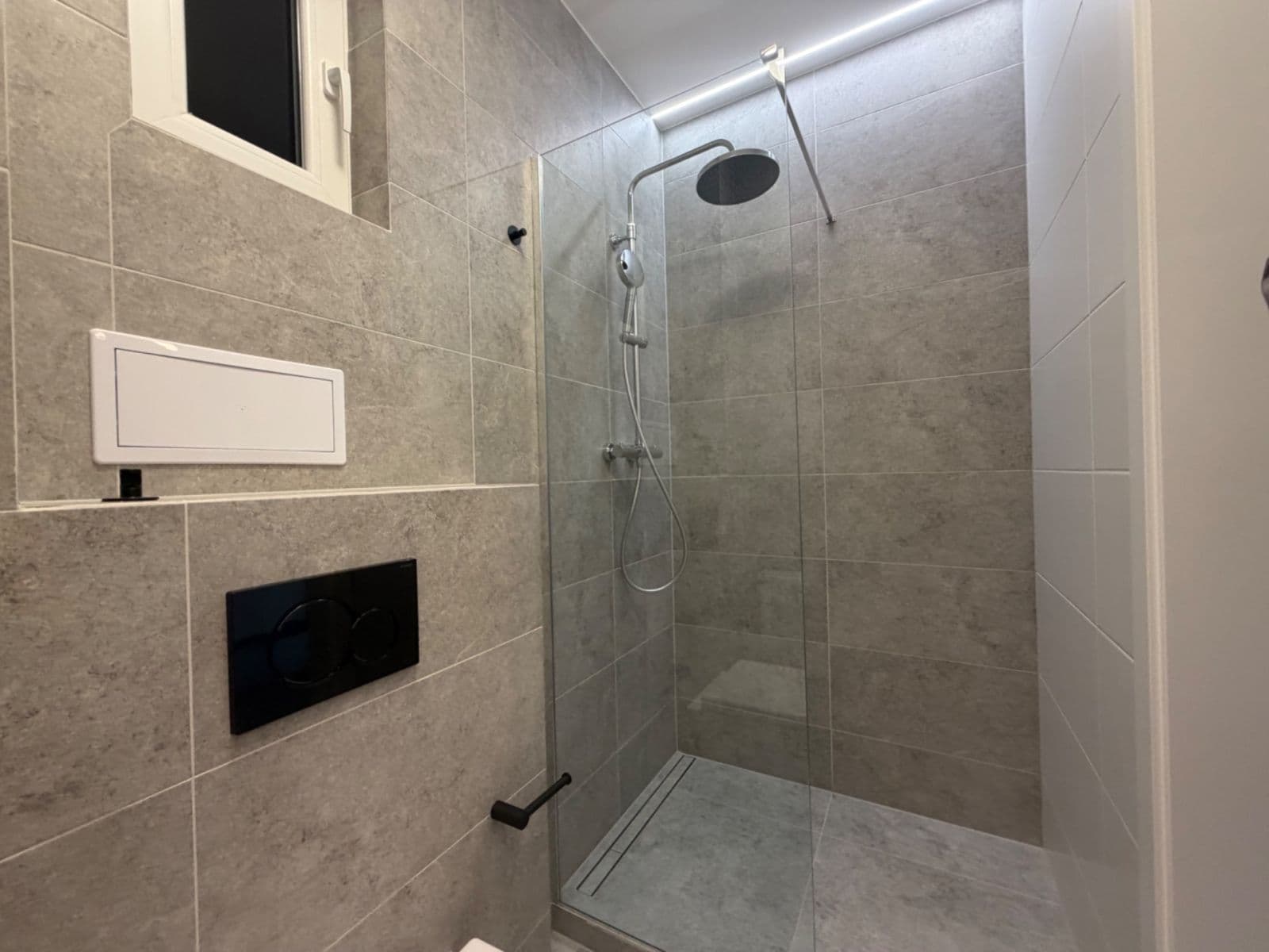 2 bedroom with open-plan kitchen flat to rent, 78 m², Seifertova, Prague, Prague 2 bedroom with open-plan kitchen flat to rent, 78 m², Seifertova, Prague, Prague