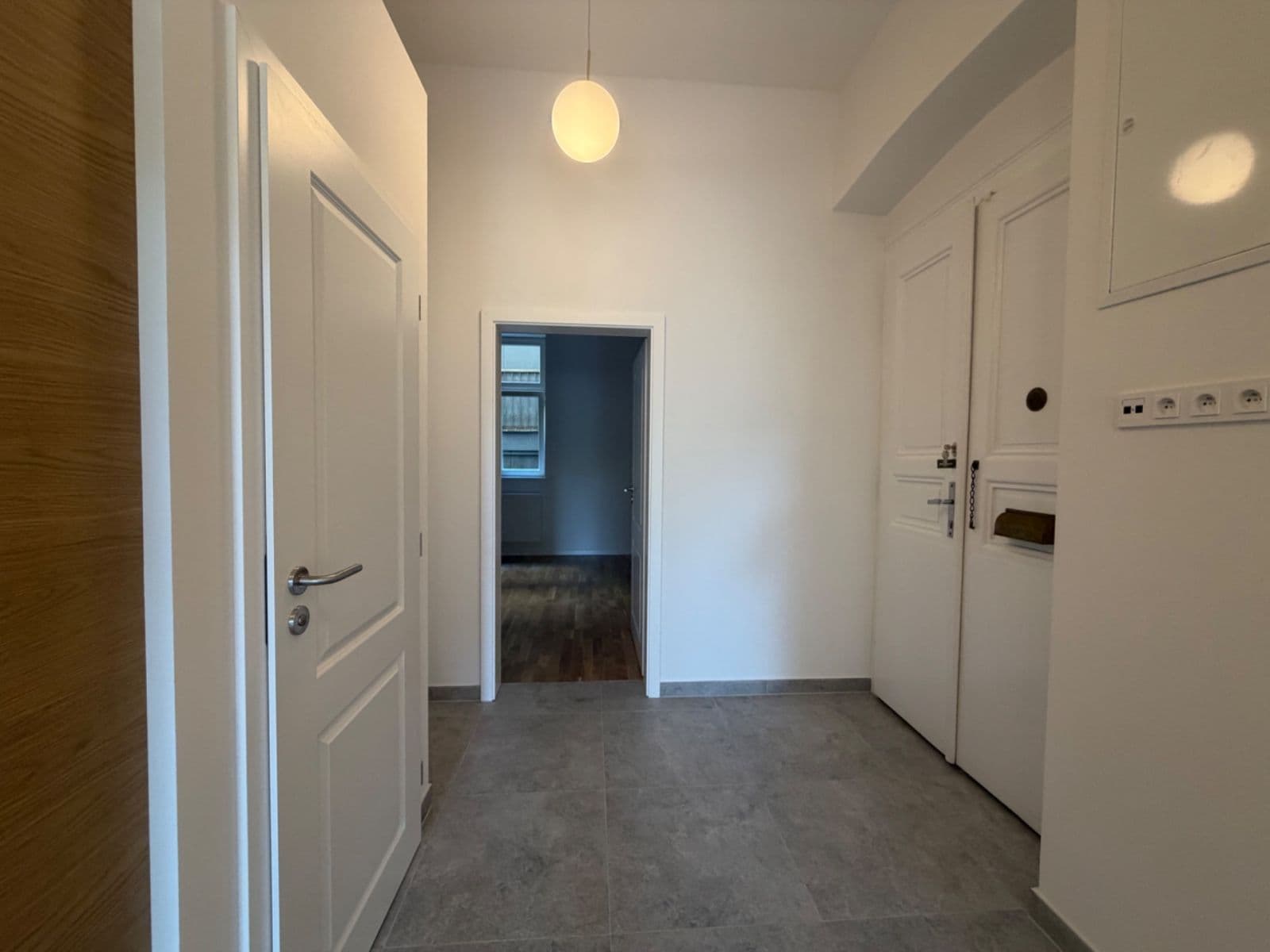 2 bedroom with open-plan kitchen flat to rent, 78 m², Seifertova, Prague, Prague 2 bedroom with open-plan kitchen flat to rent, 78 m², Seifertova, Prague, Prague