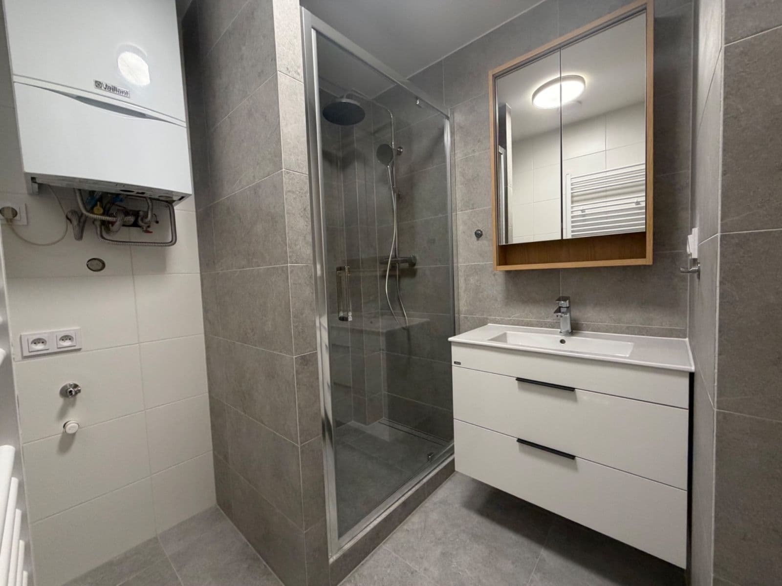 2 bedroom with open-plan kitchen flat to rent, 78 m², Seifertova, Prague, Prague 2 bedroom with open-plan kitchen flat to rent, 78 m², Seifertova, Prague, Prague