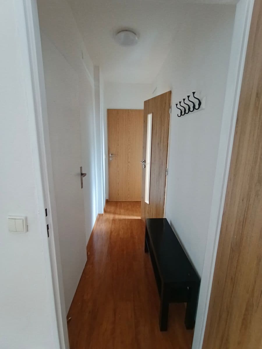 1 bedroom with open-plan kitchen flat to rent, 32 m², Souběžná, Hostivice, Středočeský Region 1 bedroom with open-plan kitchen flat to rent, 32 m², Souběžná, Hostivice, Středočeský Region