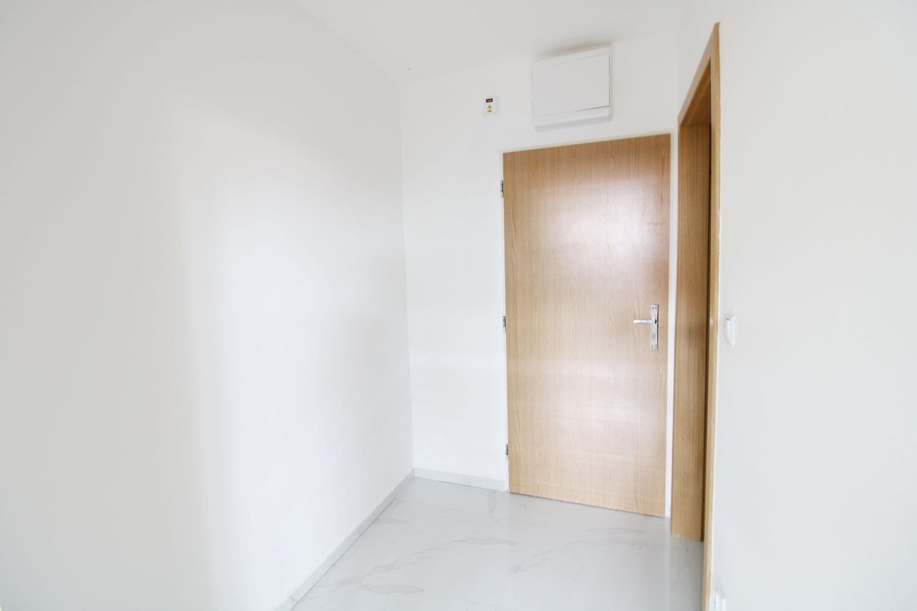 Studio flat to rent, 31 m², Obecní, Chyňava, Středočeský Region Studio flat to rent, 31 m², Obecní, Chyňava, Středočeský Region