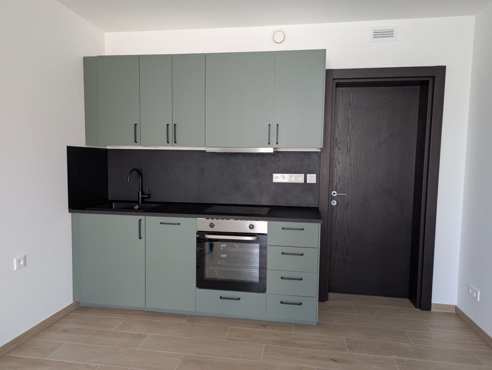 Studio flat to rent, 31 m², Třída Jiřího Pelikána, Olomouc, Olomoucký Region Studio flat to rent, 31 m², Třída Jiřího Pelikána, Olomouc, Olomoucký Region