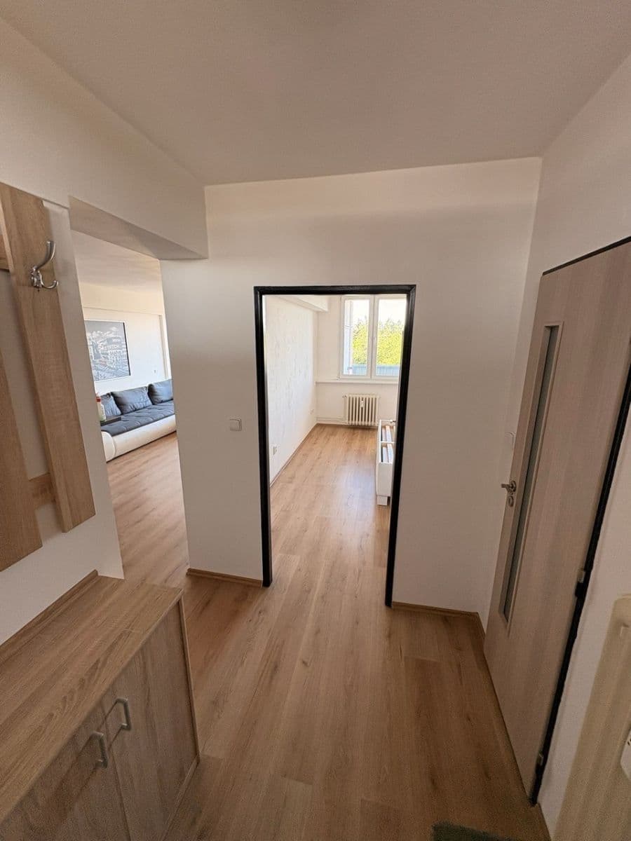 1 bedroom with open-plan kitchen flat to rent, 47 m², Moskevská, Kladno, Středočeský Region 1 bedroom with open-plan kitchen flat to rent, 47 m², Moskevská, Kladno, Středočeský Region