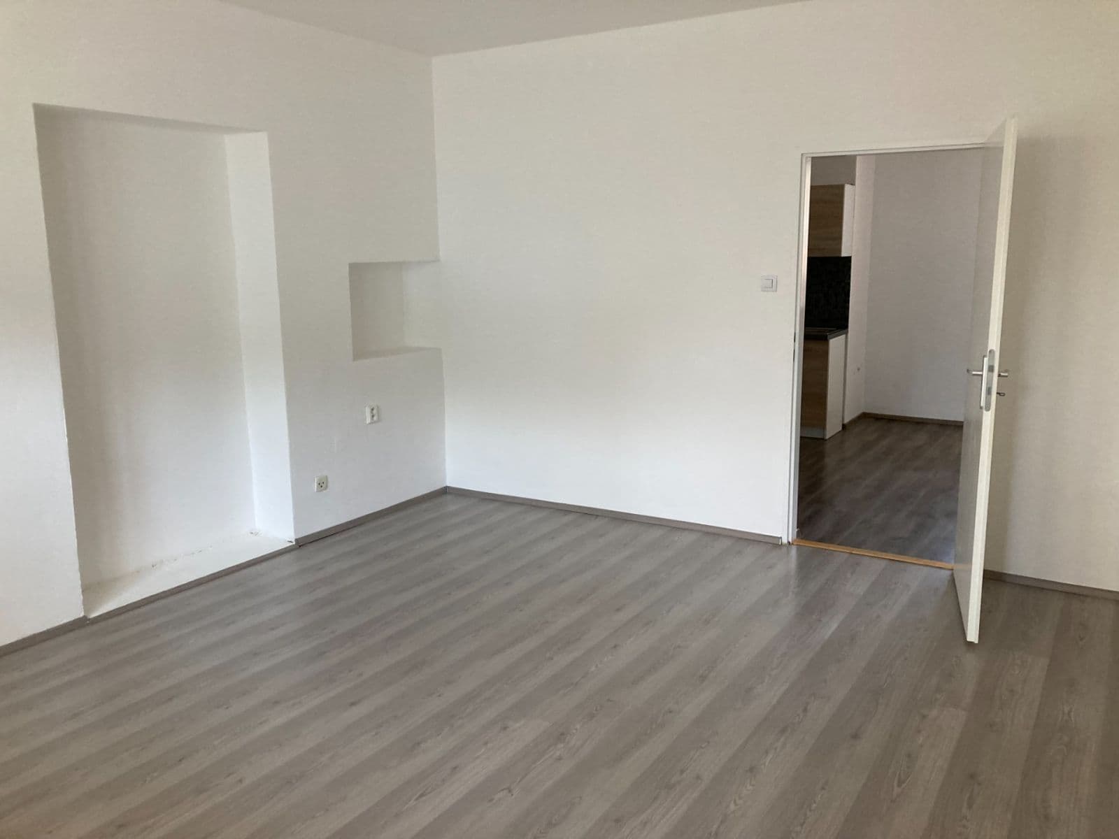 1 bedroom with open-plan kitchen flat to rent, 50 m², Velizská, Zdice, Středočeský Region 1 bedroom with open-plan kitchen flat to rent, 50 m², Velizská, Zdice, Středočeský Region
