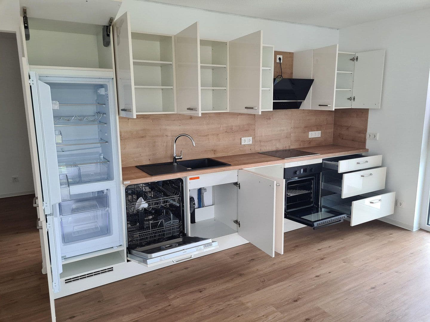 2 bedroom with open-plan kitchen flat to rent, 87 m², Lübecker Strasse 13, Gelsenkirchen- Graf Bismark, North Rhine-Westphalia 2 bedroom with open-plan kitchen flat to rent, 87 m², Lübecker Strasse 13, Gelsenkirchen- Graf Bismark, North Rhine-Westphalia