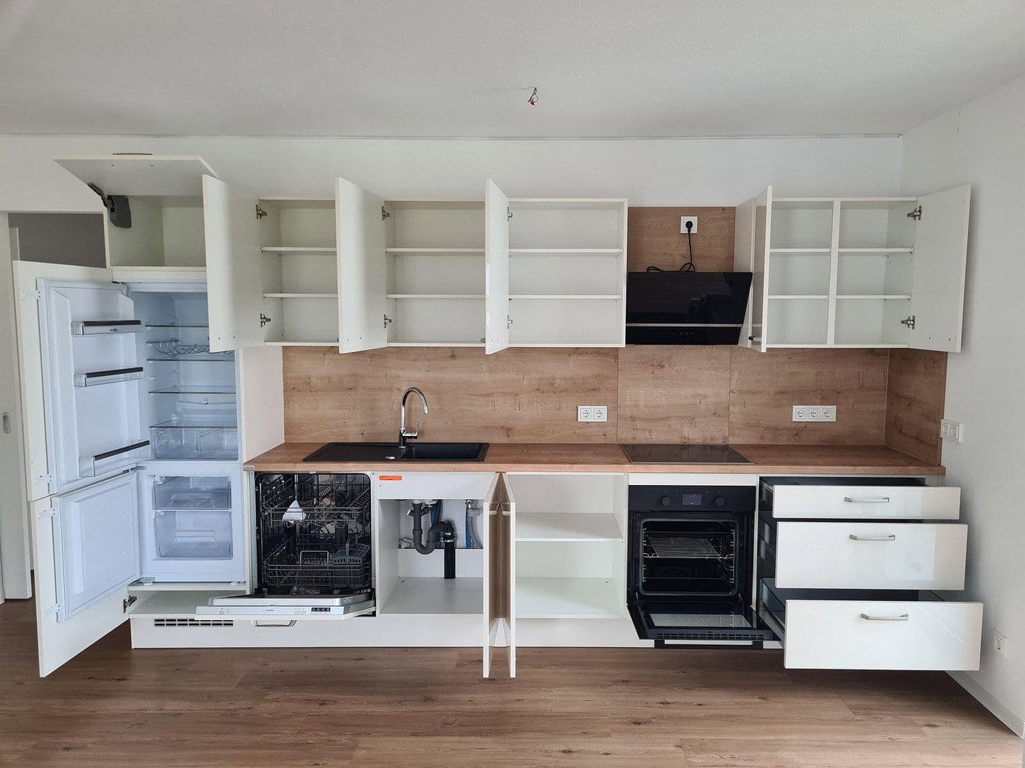 2 bedroom with open-plan kitchen flat to rent, 87 m², Lübecker Strasse 13, Gelsenkirchen- Graf Bismark, North Rhine-Westphalia 2 bedroom with open-plan kitchen flat to rent, 87 m², Lübecker Strasse 13, Gelsenkirchen- Graf Bismark, North Rhine-Westphalia
