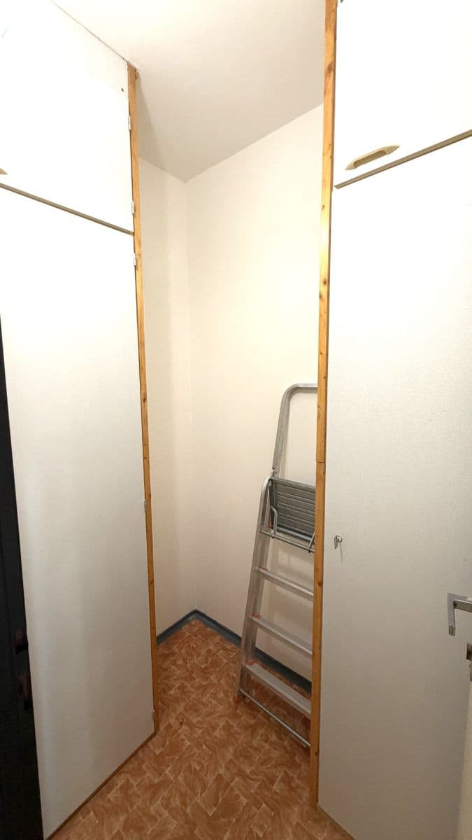Studio flat to rent, 30 m², Nad Opatovem, Prague, Prague Studio flat to rent, 30 m², Nad Opatovem, Prague, Prague