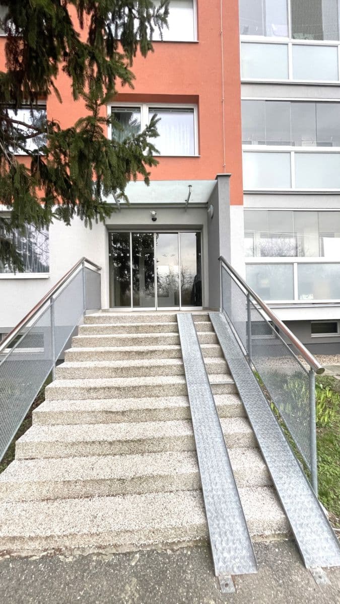 Studio flat to rent, 30 m², Nad Opatovem, Prague, Prague Studio flat to rent, 30 m², Nad Opatovem, Prague, Prague