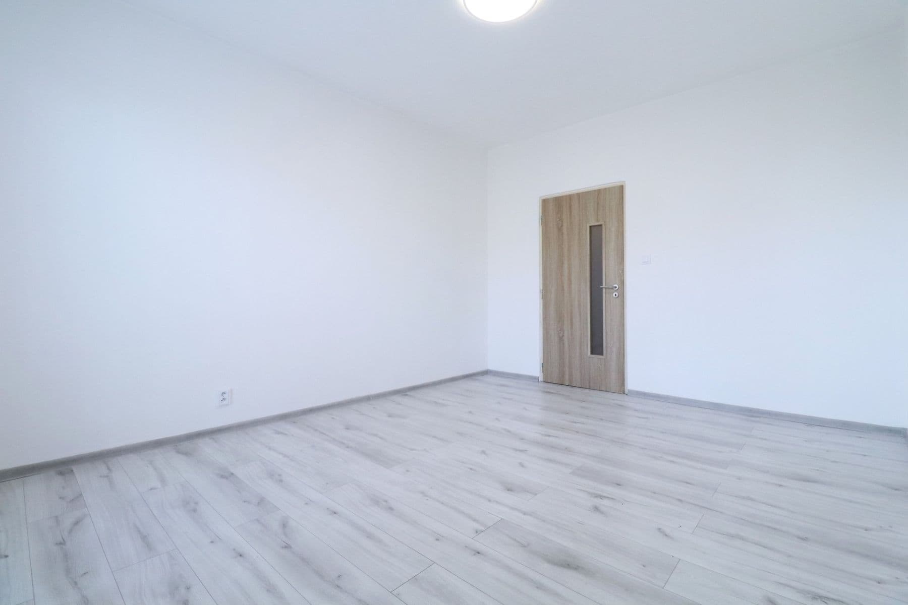 2 bedroom flat to rent, 58 m², Wednesbury, Kladno, Středočeský Region 2 bedroom flat to rent, 58 m², Wednesbury, Kladno, Středočeský Region