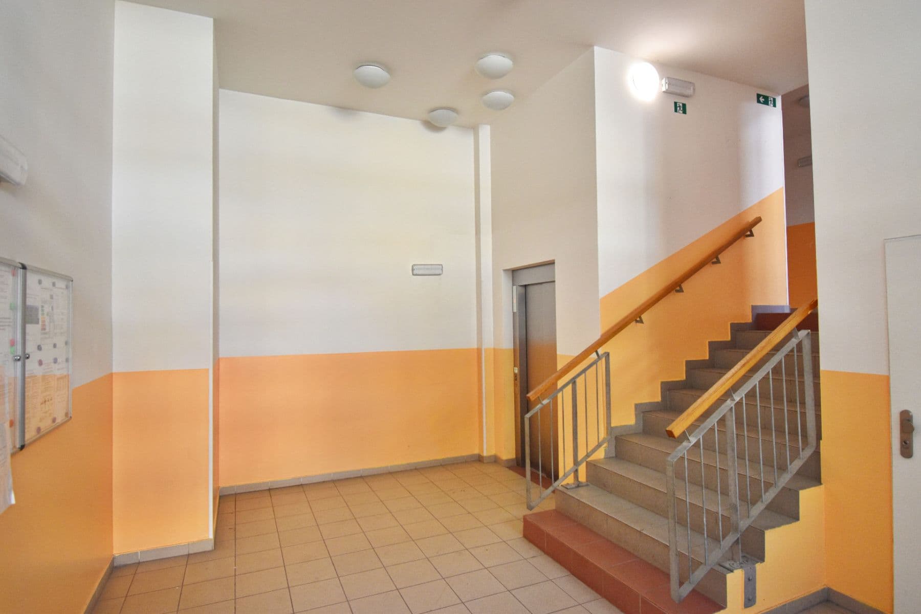 1 bedroom with open-plan kitchen flat to rent, 58 m², Zlonická, Prague, Prague 1 bedroom with open-plan kitchen flat to rent, 58 m², Zlonická, Prague, Prague