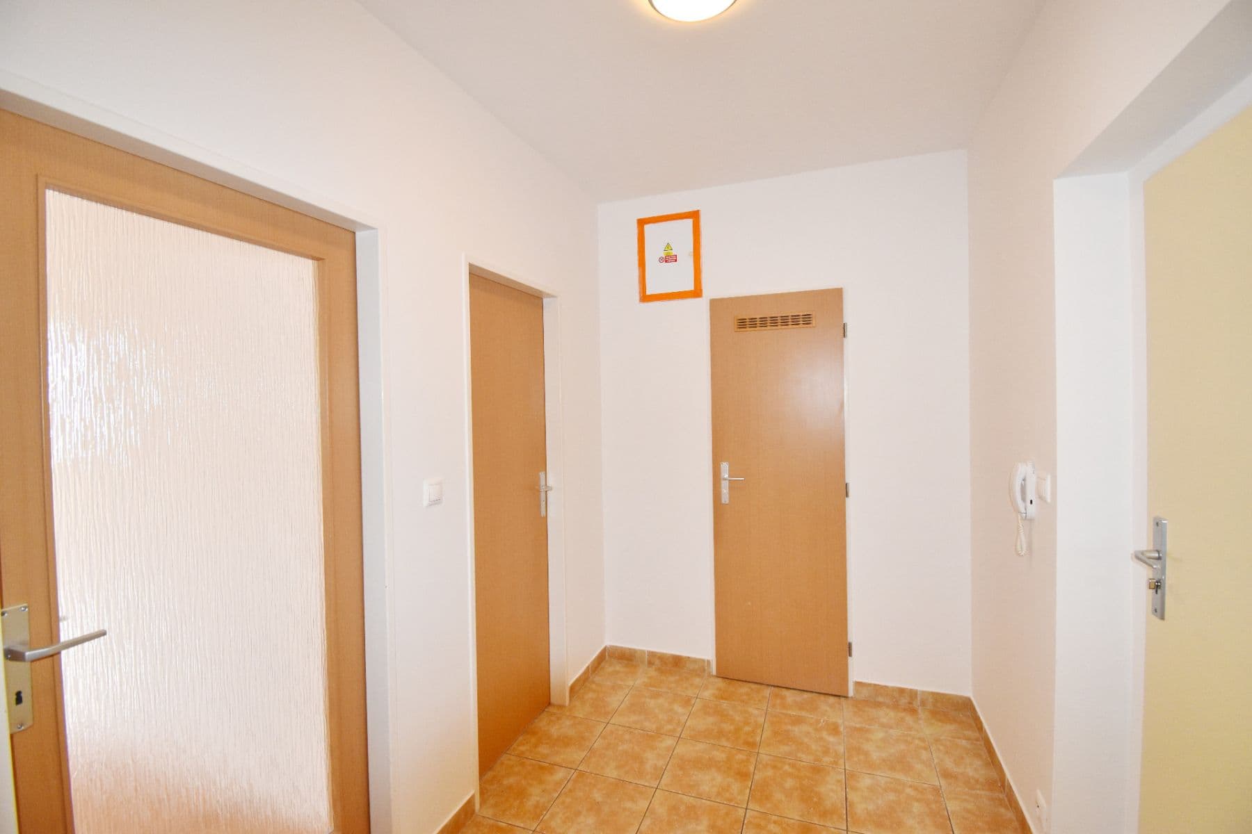 1 bedroom with open-plan kitchen flat to rent, 58 m², Zlonická, Prague, Prague 1 bedroom with open-plan kitchen flat to rent, 58 m², Zlonická, Prague, Prague