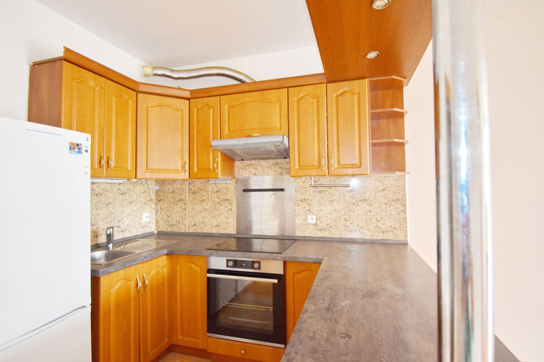 1 bedroom with open-plan kitchen flat to rent, 58 m², Zlonická, Prague, Prague 1 bedroom with open-plan kitchen flat to rent, 58 m², Zlonická, Prague, Prague