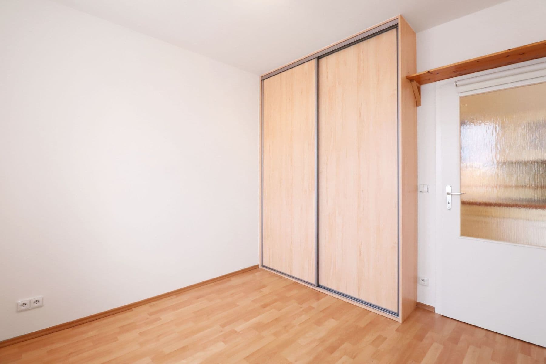 1 bedroom with open-plan kitchen flat to rent, 46 m², Ve Stromkách, Vestec, Středočeský Region 1 bedroom with open-plan kitchen flat to rent, 46 m², Ve Stromkách, Vestec, Středočeský Region