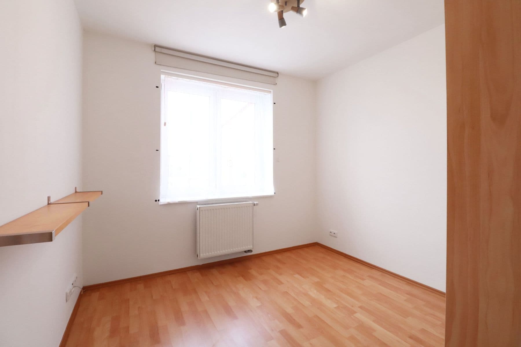 1 bedroom with open-plan kitchen flat to rent, 46 m², Ve Stromkách, Vestec, Středočeský Region 1 bedroom with open-plan kitchen flat to rent, 46 m², Ve Stromkách, Vestec, Středočeský Region