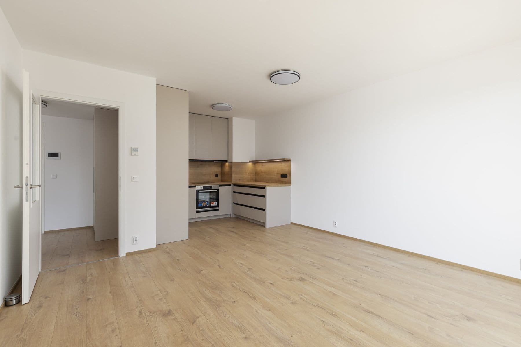1 bedroom with open-plan kitchen flat to rent, 56 m², Nebřenická, Prague, Prague 1 bedroom with open-plan kitchen flat to rent, 56 m², Nebřenická, Prague, Prague