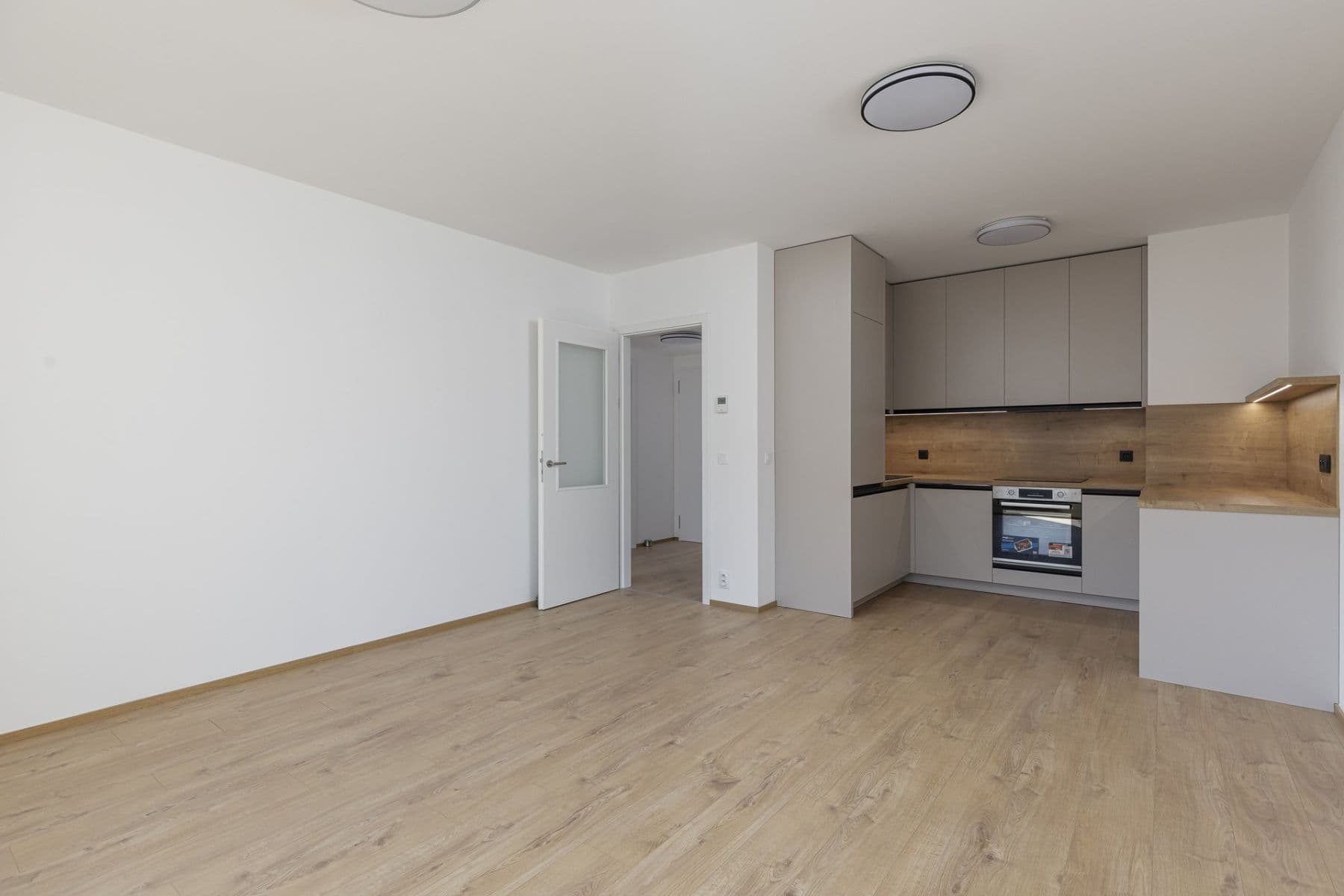 1 bedroom with open-plan kitchen flat to rent, 56 m², Nebřenická, Prague, Prague 1 bedroom with open-plan kitchen flat to rent, 56 m², Nebřenická, Prague, Prague