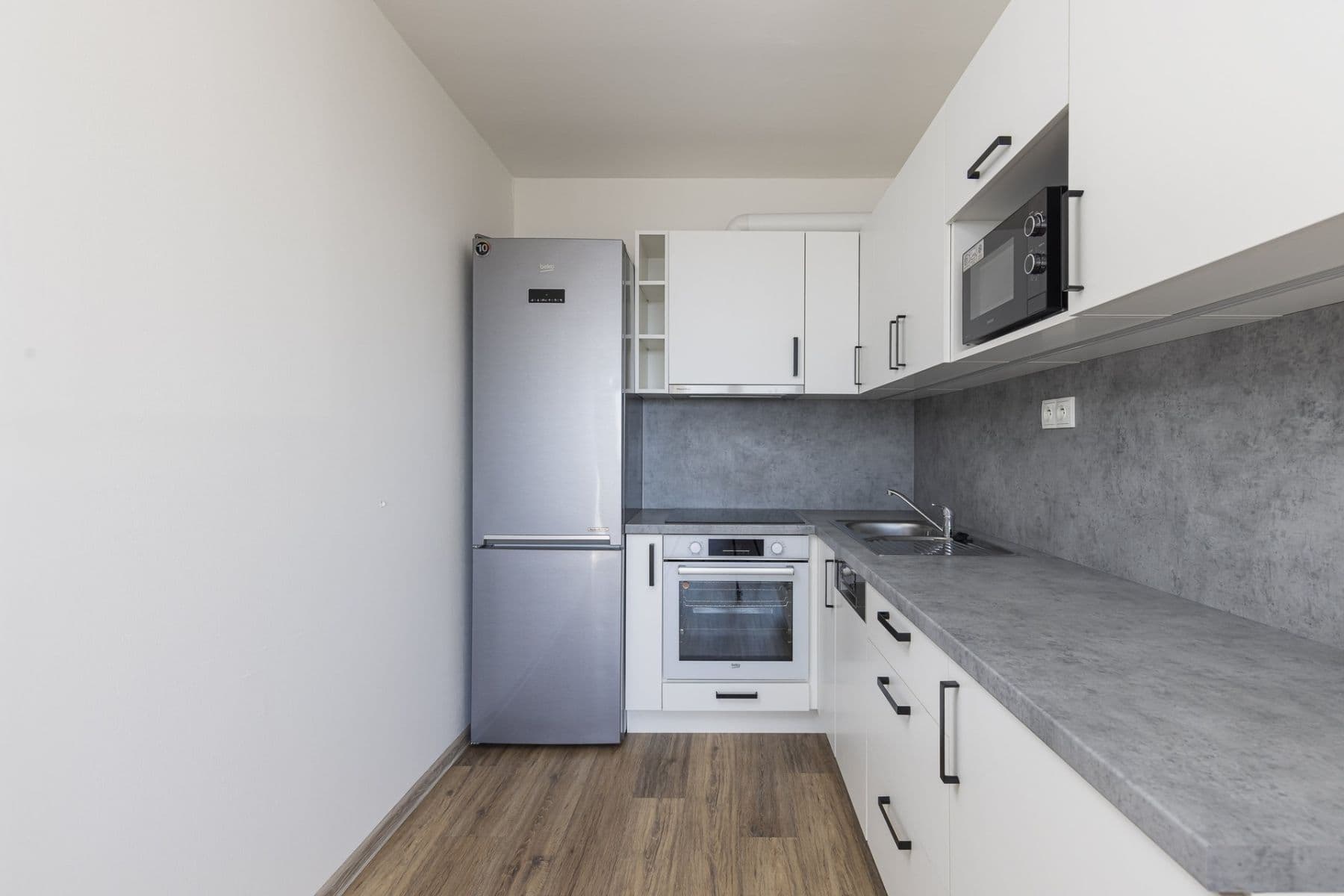 1 bedroom with open-plan kitchen flat to rent, 41 m², Zárybská, Prague, Prague 1 bedroom with open-plan kitchen flat to rent, 41 m², Zárybská, Prague, Prague