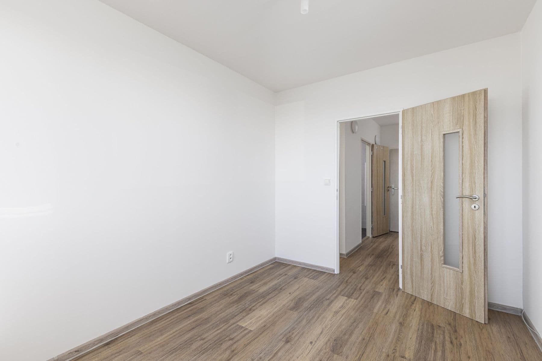 1 bedroom with open-plan kitchen flat to rent, 41 m², Zárybská, Prague, Prague 1 bedroom with open-plan kitchen flat to rent, 41 m², Zárybská, Prague, Prague