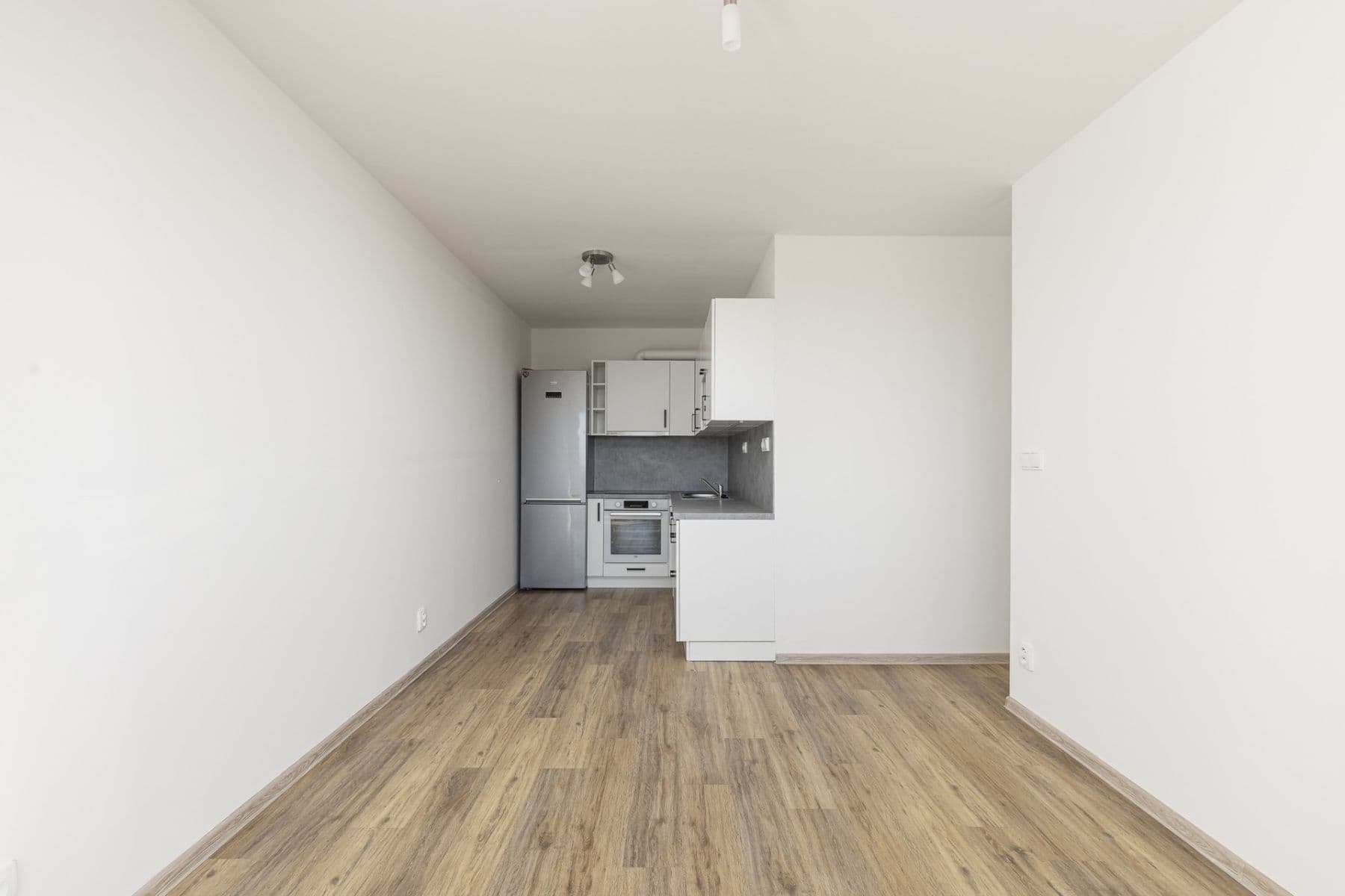 1 bedroom with open-plan kitchen flat to rent, 41 m², Zárybská, Prague, Prague 1 bedroom with open-plan kitchen flat to rent, 41 m², Zárybská, Prague, Prague