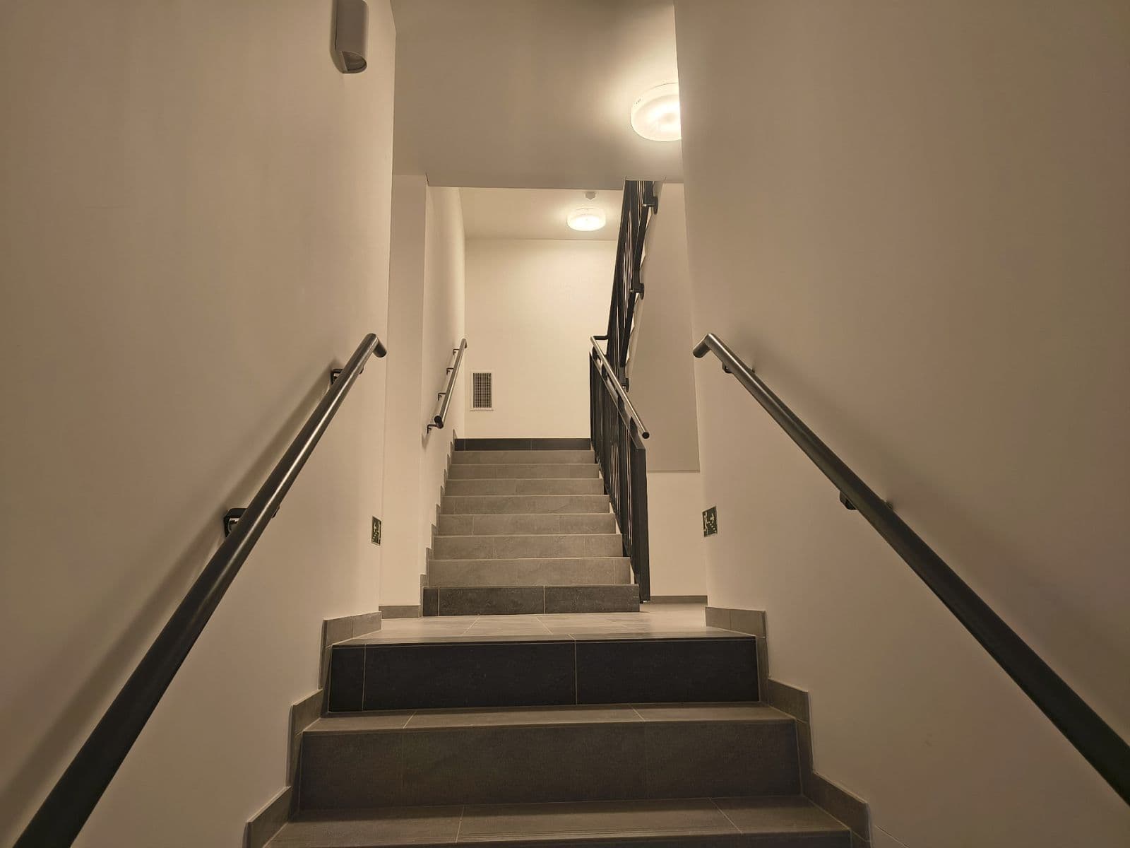Studio flat to rent, 36 m², Pod Harfou, Prague, Prague Studio flat to rent, 36 m², Pod Harfou, Prague, Prague