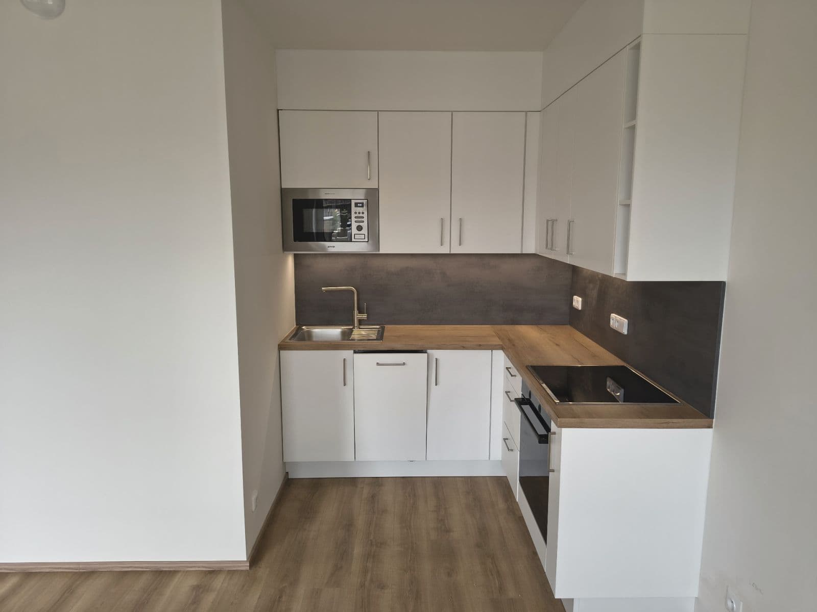 Studio flat to rent, 36 m², Pod Harfou, Prague, Prague Studio flat to rent, 36 m², Pod Harfou, Prague, Prague
