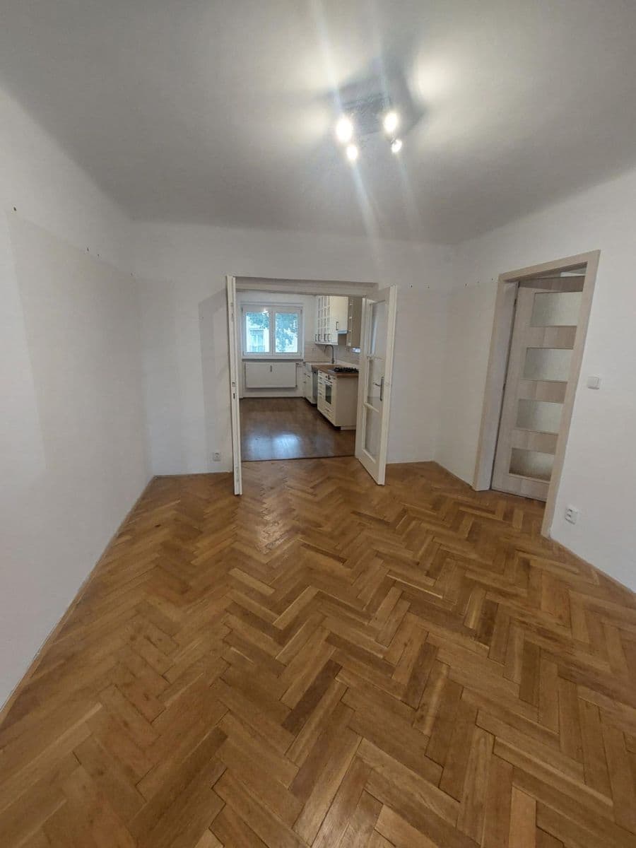 1 bedroom with open-plan kitchen flat to rent, 50 m², Herbenova, Kladno, Středočeský Region 1 bedroom with open-plan kitchen flat to rent, 50 m², Herbenova, Kladno, Středočeský Region
