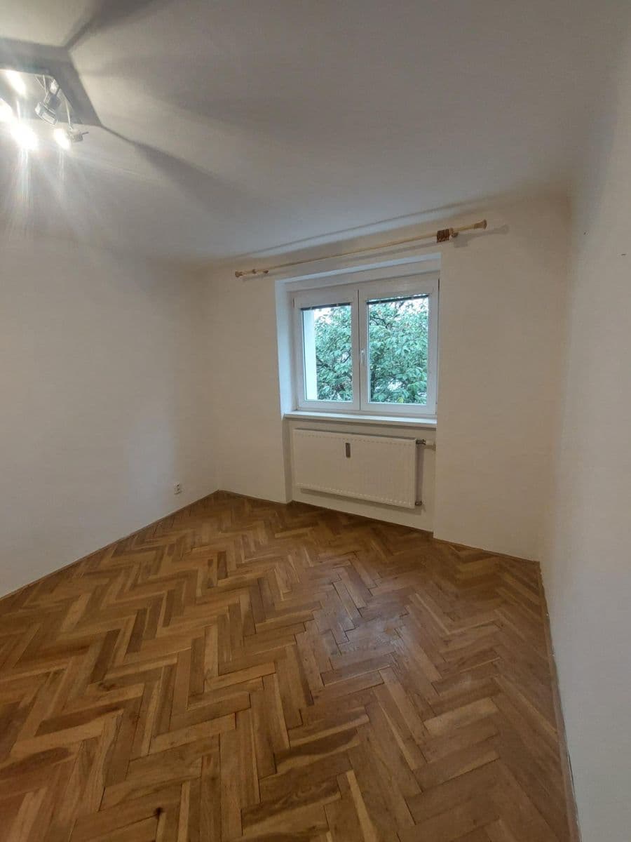 1 bedroom with open-plan kitchen flat to rent, 50 m², Herbenova, Kladno, Středočeský Region 1 bedroom with open-plan kitchen flat to rent, 50 m², Herbenova, Kladno, Středočeský Region