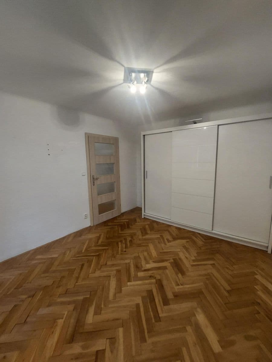1 bedroom with open-plan kitchen flat to rent, 50 m², Herbenova, Kladno, Středočeský Region 1 bedroom with open-plan kitchen flat to rent, 50 m², Herbenova, Kladno, Středočeský Region