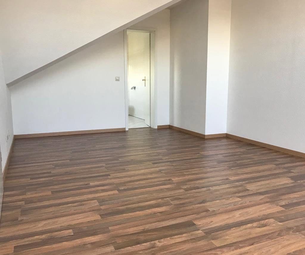 1 bedroom with open-plan kitchen flat to rent, 71 m², Carolastraße 32, Zwickau, Saxony 1 bedroom with open-plan kitchen flat to rent, 71 m², Carolastraße 32, Zwickau, Saxony