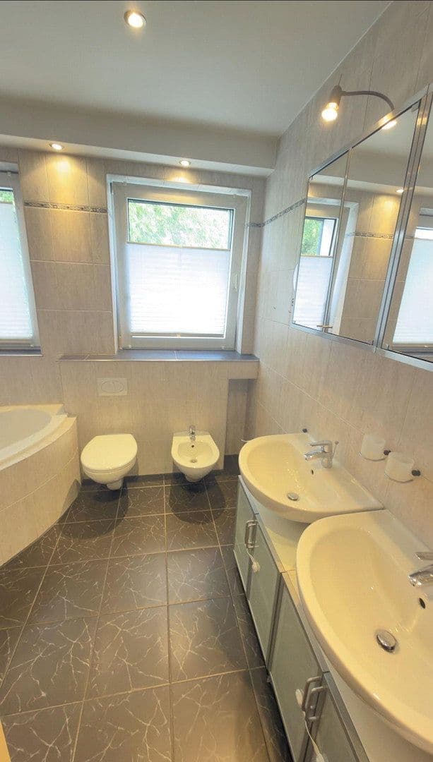 4 bedroom flat for sale, 105 m², Friedenstraße 2, Heiligenhaus, North Rhine-Westphalia 4 bedroom flat for sale, 105 m², Friedenstraße 2, Heiligenhaus, North Rhine-Westphalia