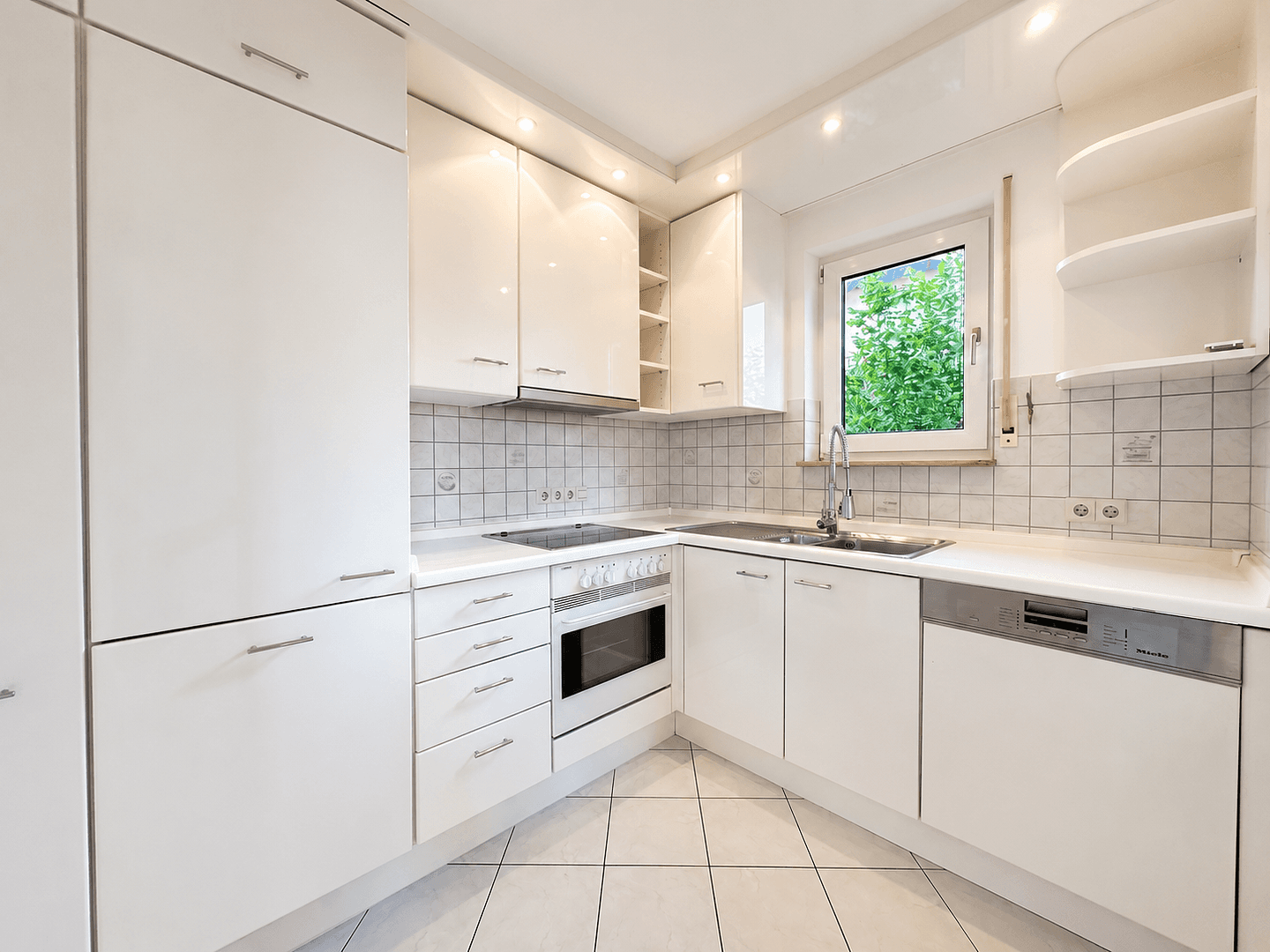 2 bedroom with open-plan kitchen flat for sale, 86 m², Bahnhofstraße 79, Schwaikheim, Baden-Württemberg 2 bedroom with open-plan kitchen flat for sale, 86 m², Bahnhofstraße 79, Schwaikheim, Baden-Württemberg