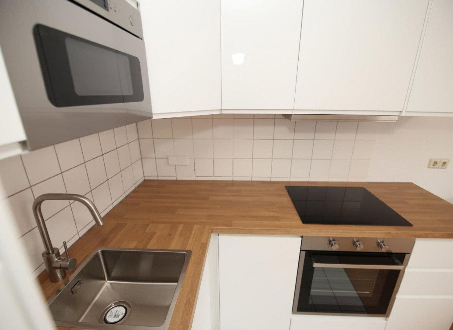 Studio flat to rent, 53 m², Wilhelm-Leuschner-Straße 47, Karlsruhe, Baden-Württemberg Studio flat to rent, 53 m², Wilhelm-Leuschner-Straße 47, Karlsruhe, Baden-Württemberg